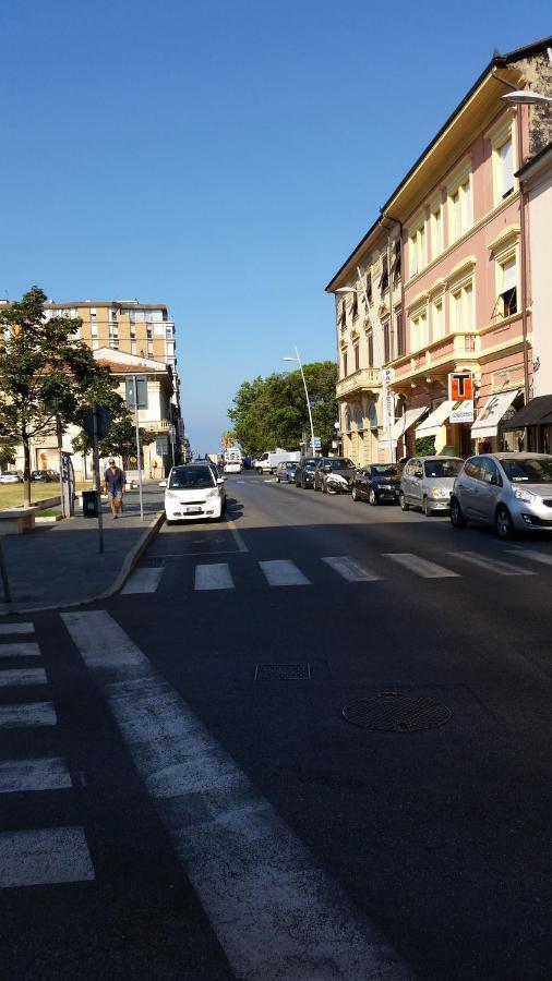 Casa Di Titta Vicino Al Mare Villa Viareggio Buitenkant foto